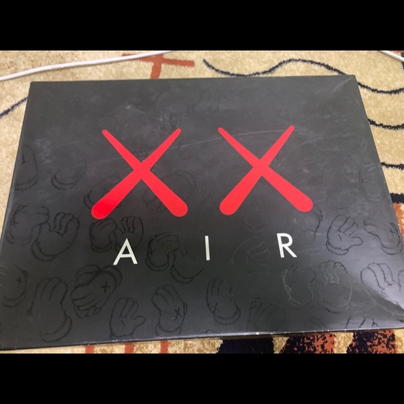 Jordan Retro 4 KAWS - Picture 8 of 8